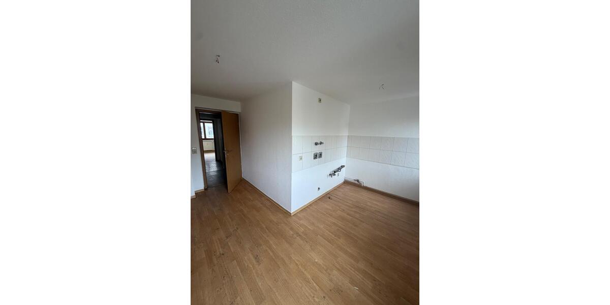 Etagenwohnung Chemnitz Hilbersdorf - 5 Zimmer, 100 m&sup2;, 650&euro; | Angebot:25803448