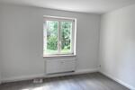 Frisch renovierte 3-Raum-Wohnung mit Balkon und bodentiefer Dusche! - Erdgeschoßwohnung Frankenberg | Angebot:27302075