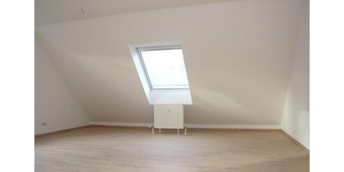 Dachgeschoßwohnung Chemnitz Adelsberg - 2 Zimmer, 70 m&sup2;, 440&euro; | Angebot:26167137