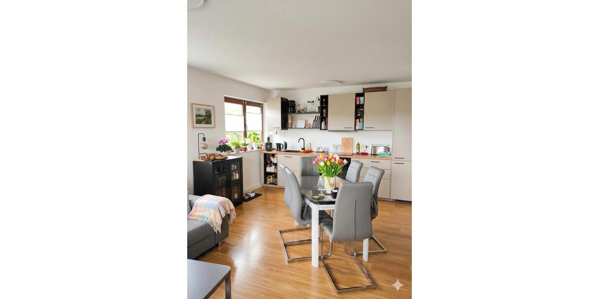 Etagenwohnung Oelsnitz (Erzgebirge) - 2 Zimmer, 65 m&sup2;, 536&euro; | Angebot:26254480