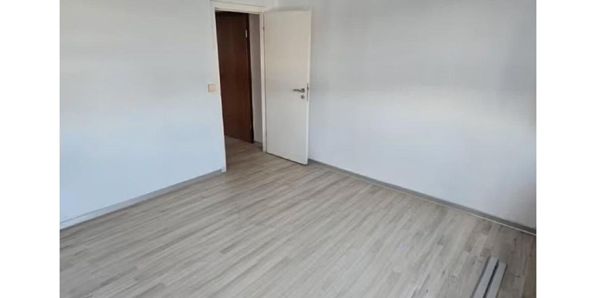 Etagenwohnung Mülsen - 3 Zimmer, 56 m&sup2;, 295&euro; | Angebot:26226436