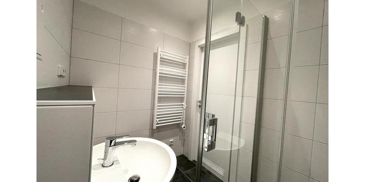 Moderne 2,5-Raumwohnung mit ebenerdiger Dusche und großer Küche zimmer