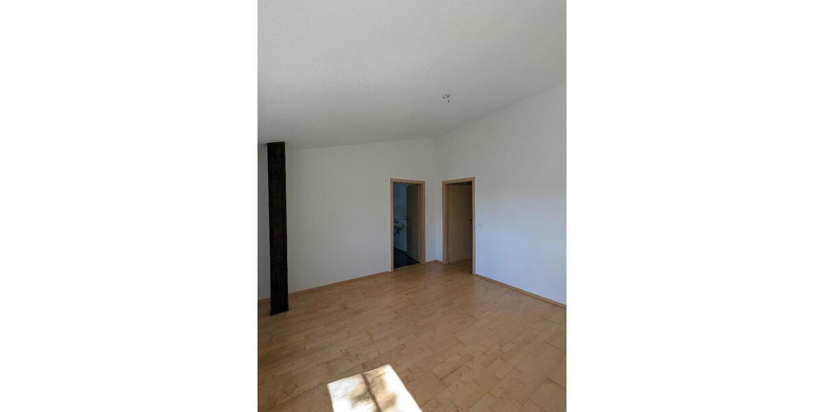 Dachgeschoßwohnung Chemnitz Altendorf - 5 Zimmer, 280 m&sup2;, 1.450&euro; | Angebot:26087623