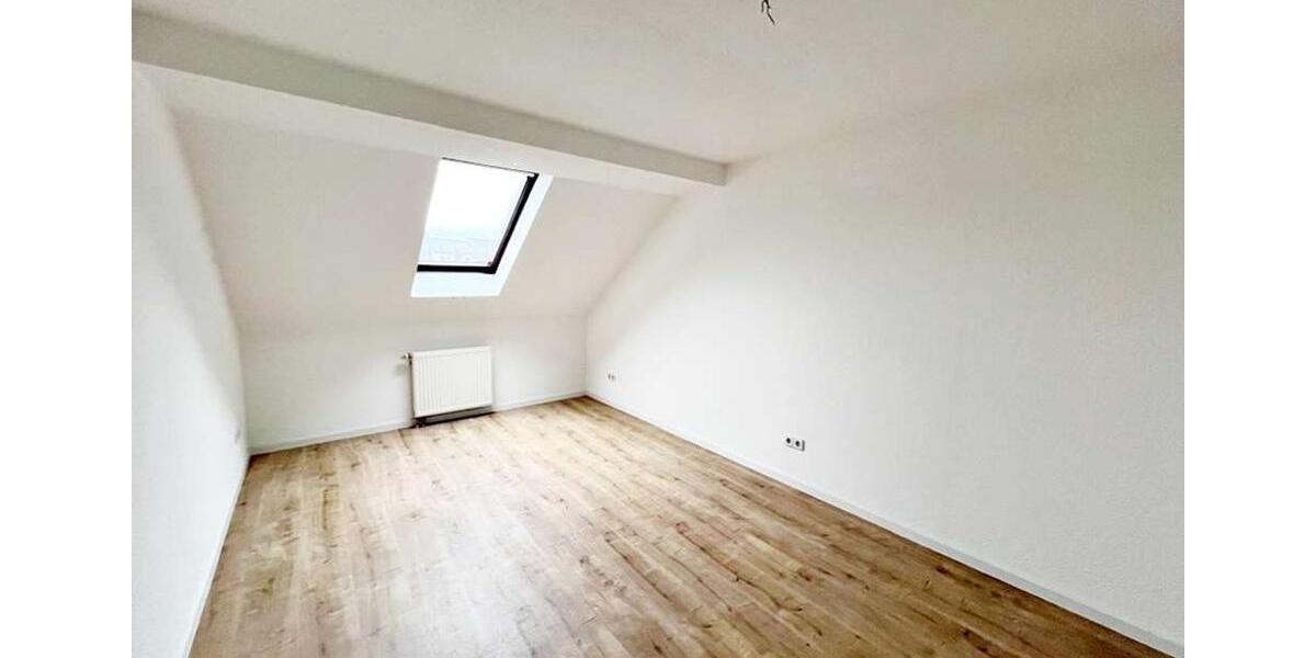 Dachgeschoßwohnung Chemnitz Hilbersdorf - 2 Zimmer, 69 m&sup2;, 330&euro; | Angebot:25854240