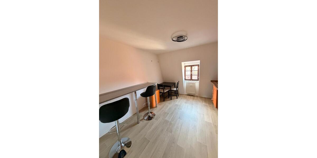 Etagenwohnung Oederan - 2 Zimmer, 63 m&sup2;, 400&euro; | Angebot:26105050