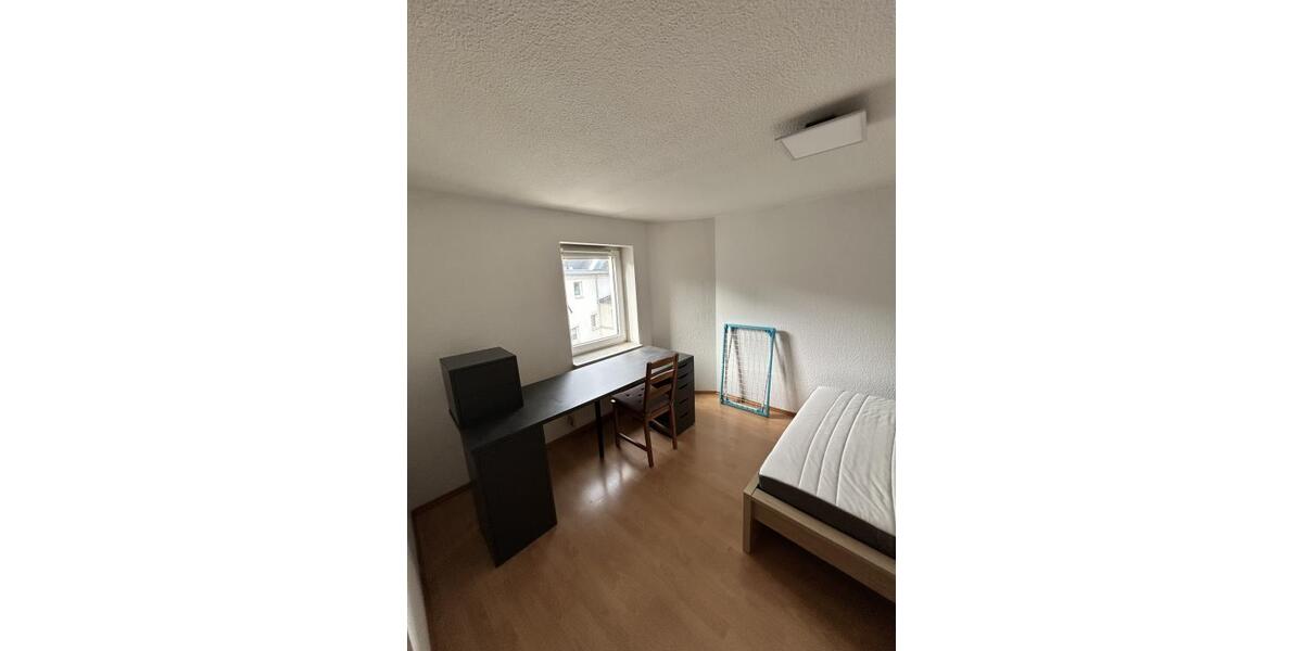 Etagenwohnung Mittweida - 1 Zimmer, 31 m&sup2;, 245&euro; | Angebot:26635772