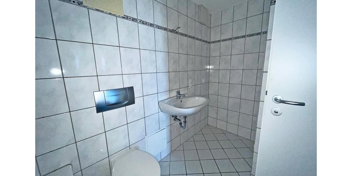 Dachgeschoßwohnung Chemnitz Kapellenberg - 2 Zimmer, 57 m&sup2;, 300&euro; | Angebot:25648405