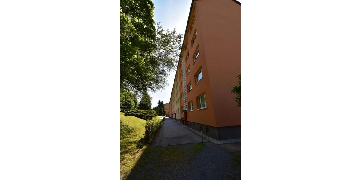 Dachgeschoßwohnung Hohenstein-Ernstthal Ernstthal - 4.5 Zimmer, 109 m&sup2;, 615&euro; | Angebot:26477141