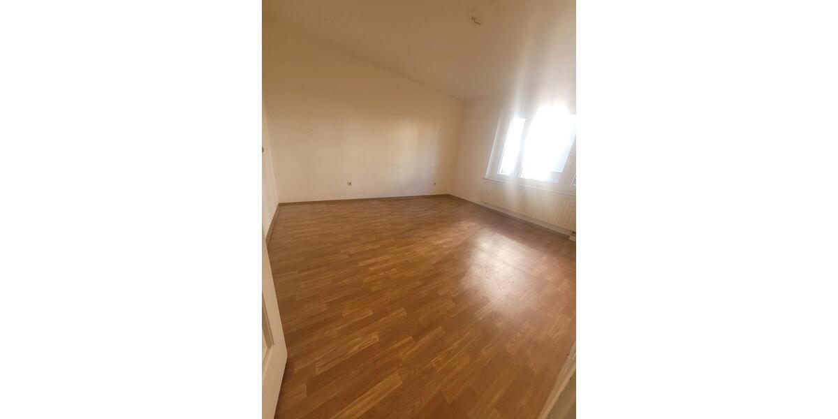Etagenwohnung Zschopau - 3 Zimmer, 65 m&sup2;, 422&euro; | Angebot:26262080