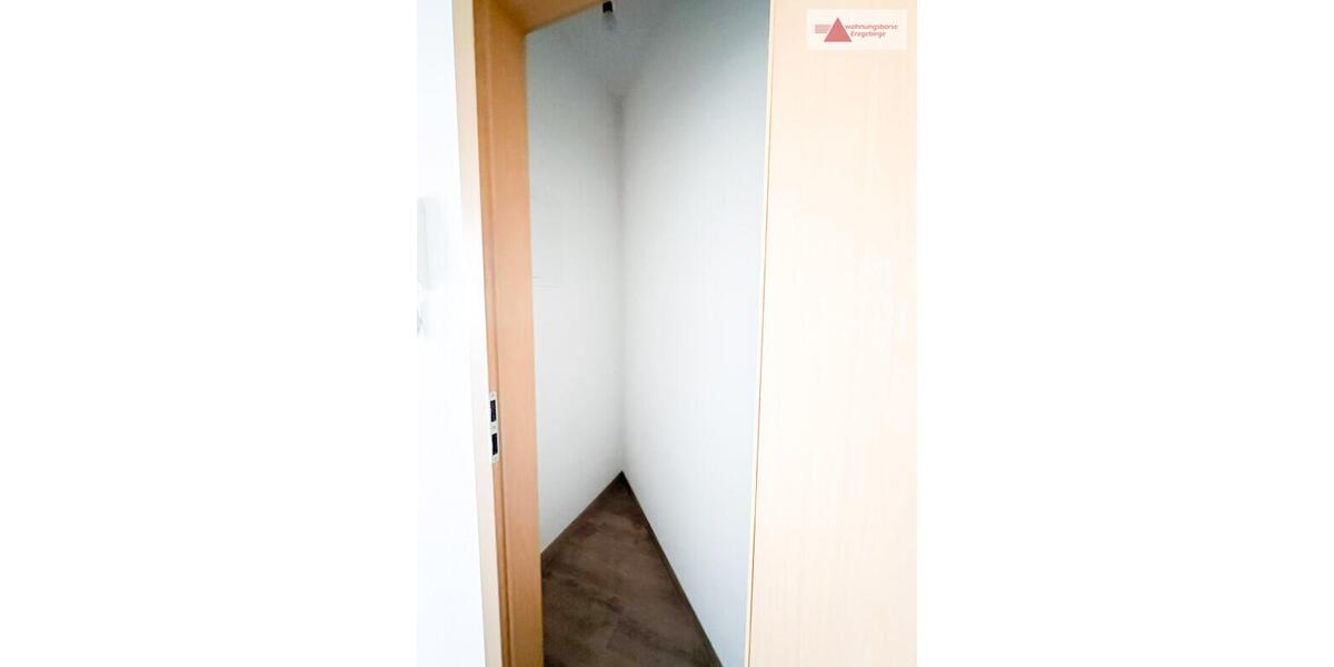 Etagenwohnung Chemnitz Kapellenberg - 1 Zimmer, 40 m&sup2;, 260&euro; | Angebot:26347840