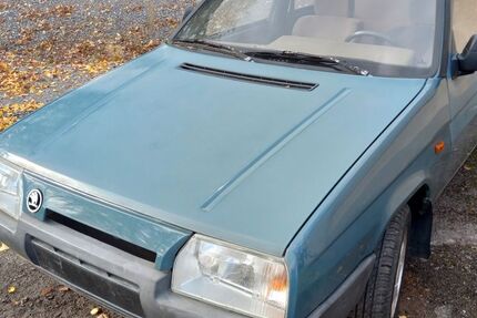 Skoda Favorit 142.209 km 2.500 &euro; Augustusburg 09573