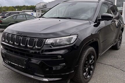 Jeep Compass 51.996 km 24.900 &euro; Chemnitz 09130
