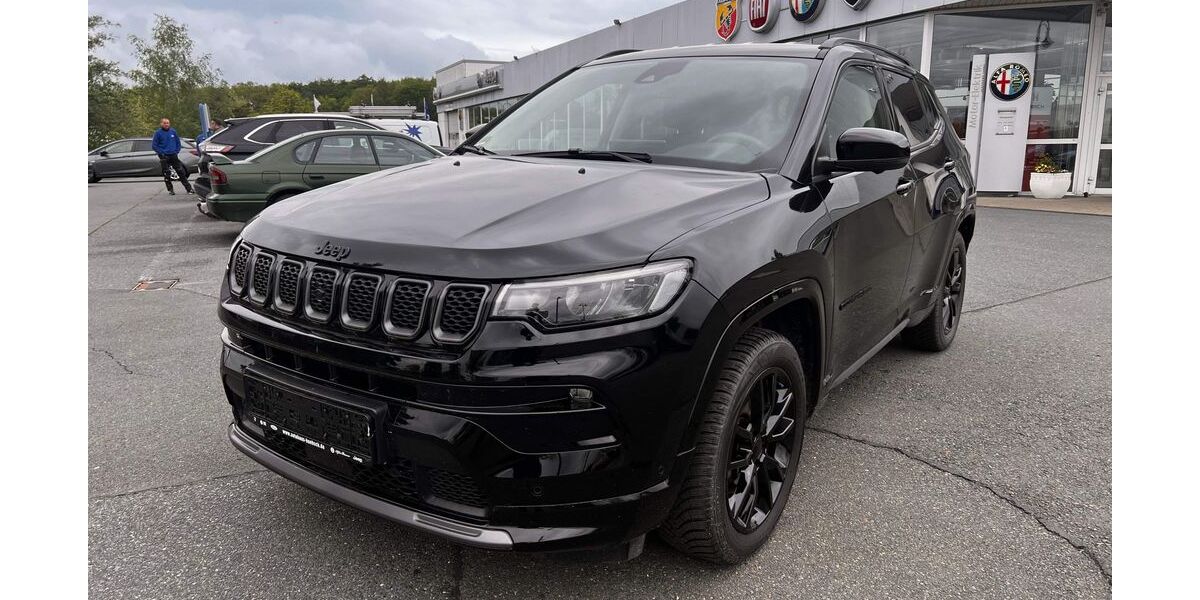 Jeep Compass 51.996 km 24.900 &euro; Chemnitz 09130