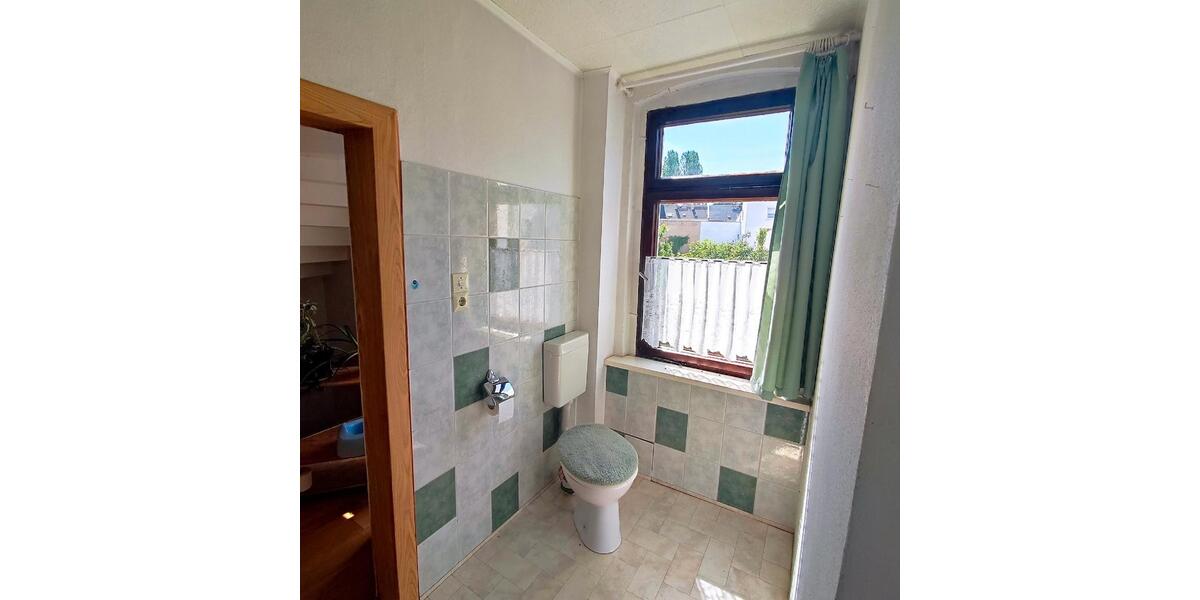 Reihenhaus Hartha - 9 Zimmer, 140 m&sup2;, 99.000&euro; | Angebot:26858167