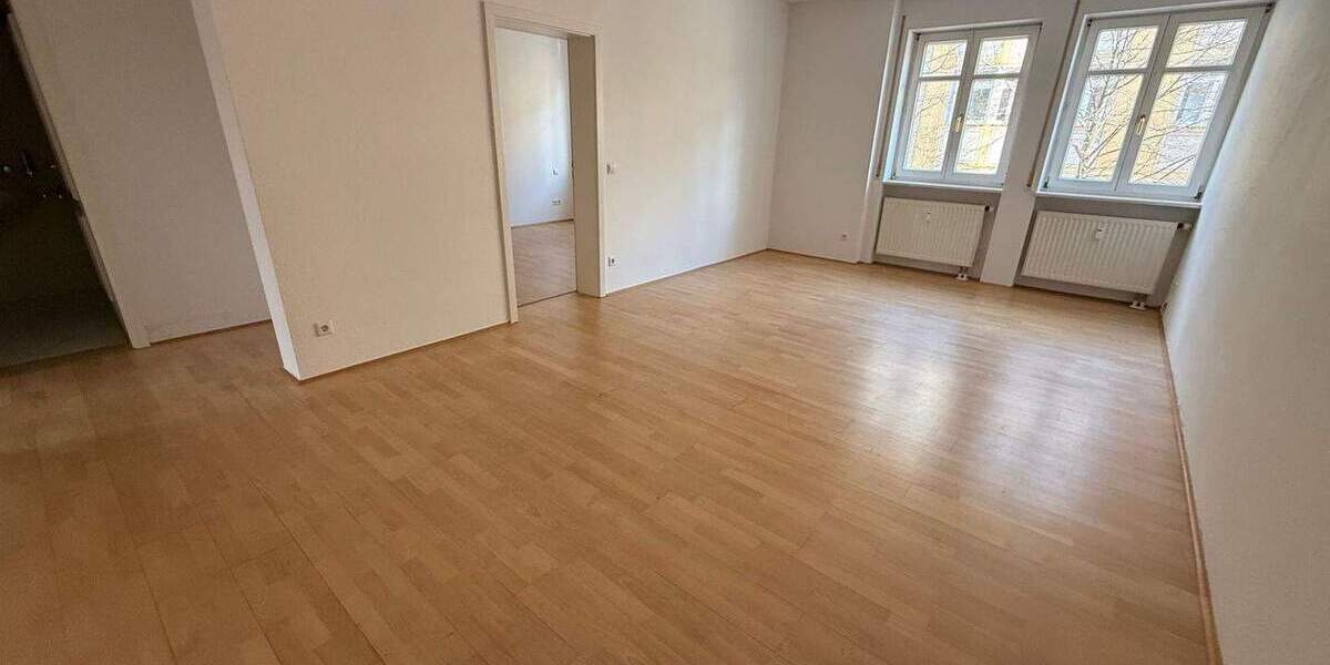 Etagenwohnung Chemnitz Sonnenberg - 2 Zimmer, 63 m&sup2;, 300&euro; | Angebot:26189694