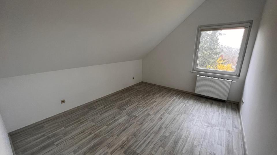 Großzügiges Einfamilienhaus mieten Siebenlehn mit Einliegerwohnung in Alleinlage 7 zimmer