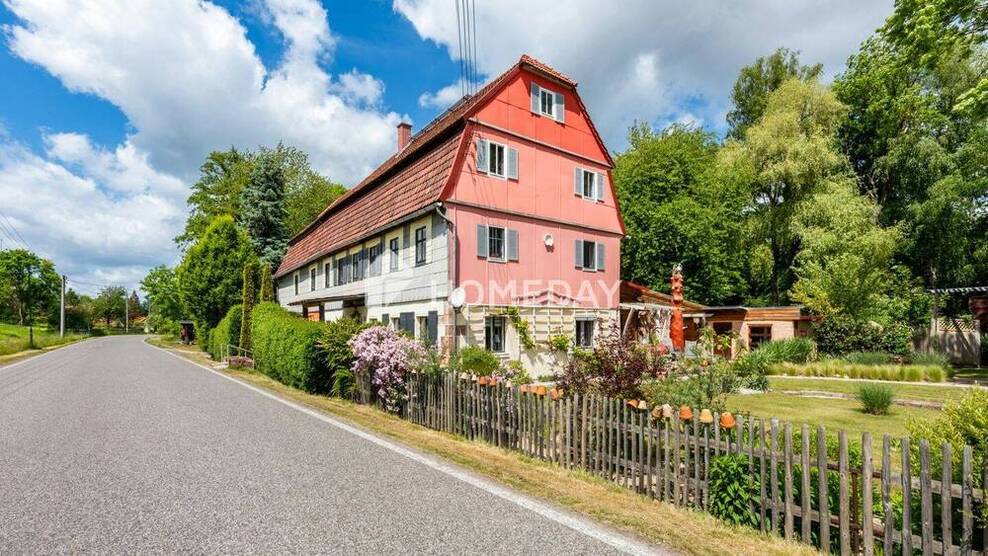 Ländliche Eleganz & Fachwerk-Unikat auf 5.933?m² - Gartenidylle, Waldstück & Wohnstil pur
