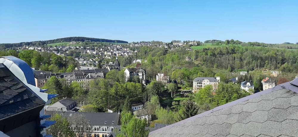 saniertes Mehrfamilienhaus in zentraler Lage - Faktor 11 zimmer