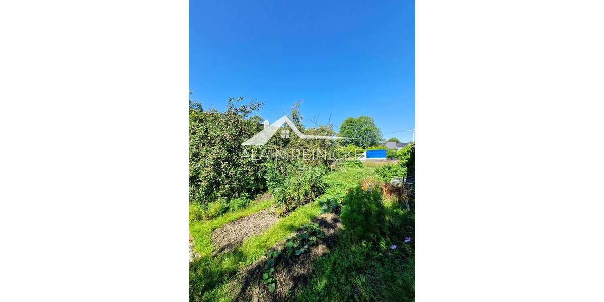 Grundstück mit großer Doppelgarage & viel Stauraum zimmer