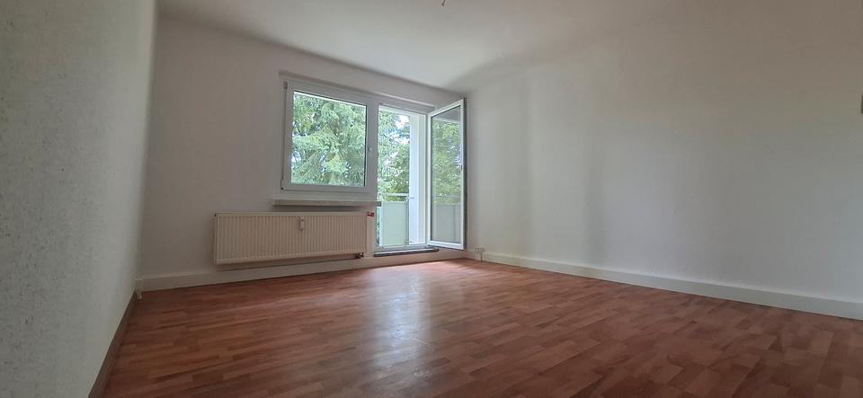 Erdgeschoßwohnung Chemnitz Helbersdorf - 3 Zimmer, 56 m&sup2;, 330&euro; | Angebot:26083639