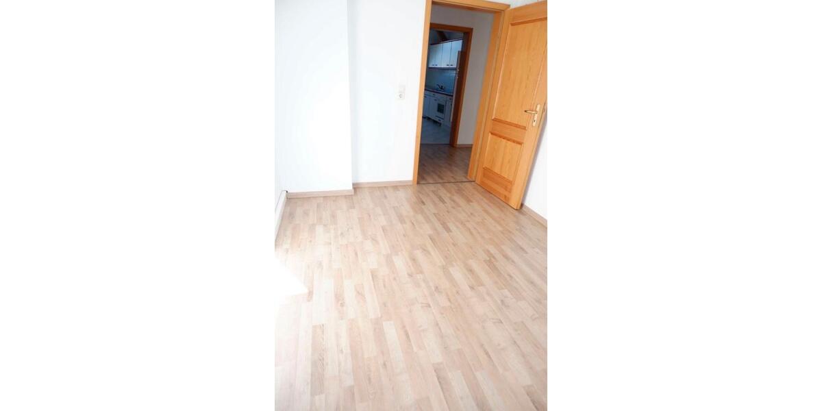 Dachgeschoßwohnung Chemnitz Kapellenberg - 4 Zimmer, 100 m&sup2;, 79.000&euro; | Angebot:27029015