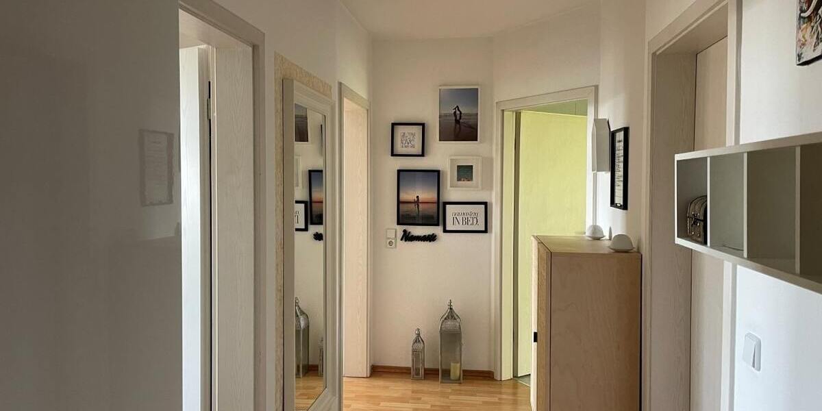 Gepflegte DG-Wohnung mit EINBAUKÜCHE, Balkon und Tageslicht-Bad ab 01.12. frei! 2 zimmer