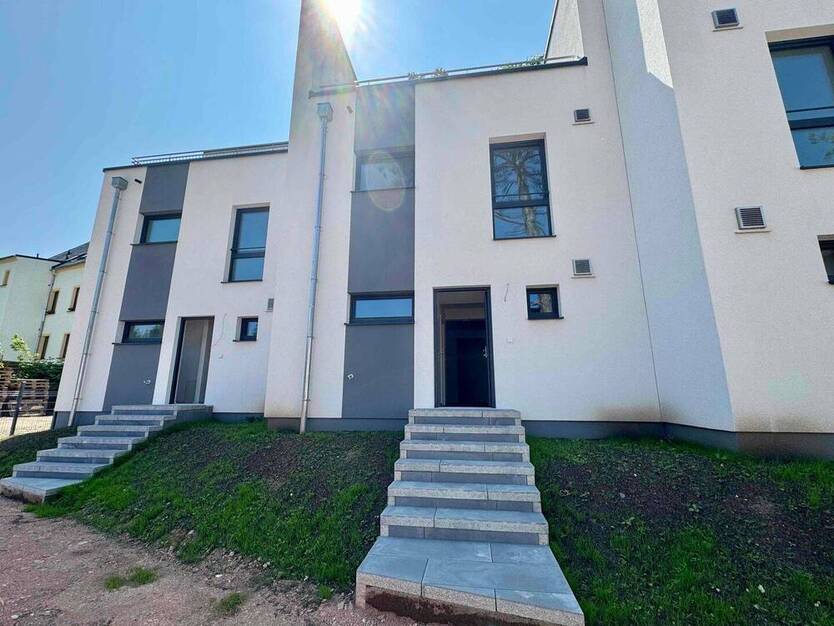 Reihenhaus, 3 Etagen mit Dachterrasse und Gartem zu vermieten am Stadtpark in Chemnitz!