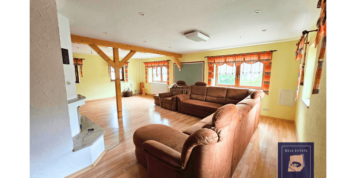 Wohnen mit Geschichte – modernste Effizienz dank Wärmepumpe - Einfamilienhaus Auerbach | Angebot:20967525