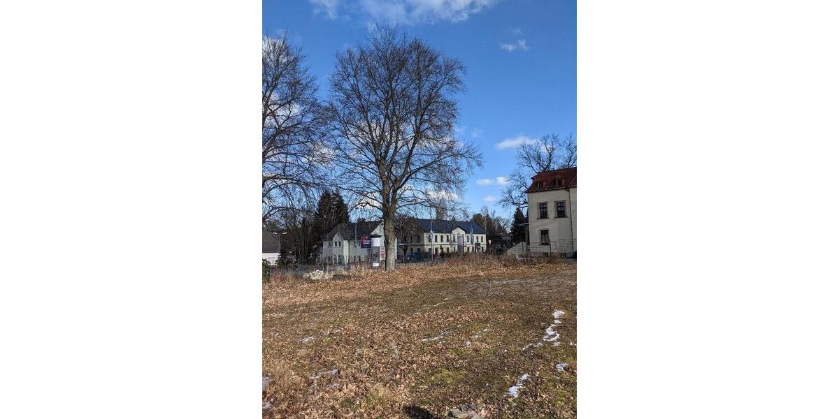 Umzäunte, unbebaute Freifläche in Chemnitz-Siegmar – ideal als Stell- oder Lagerplatz zimmer