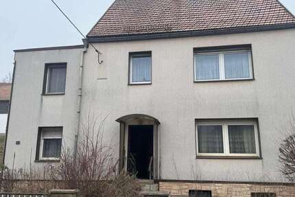 Haus zum Kaufen in Erlbach-Kirchberg 73.000 € 100 m² 5 zimmer