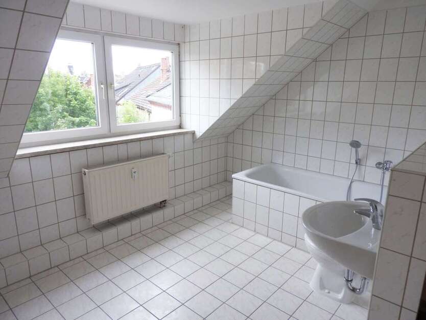 ++Erstbezug nach Sanierung - Ihre neue Dachgeschosswohnung++ 3 zimmer