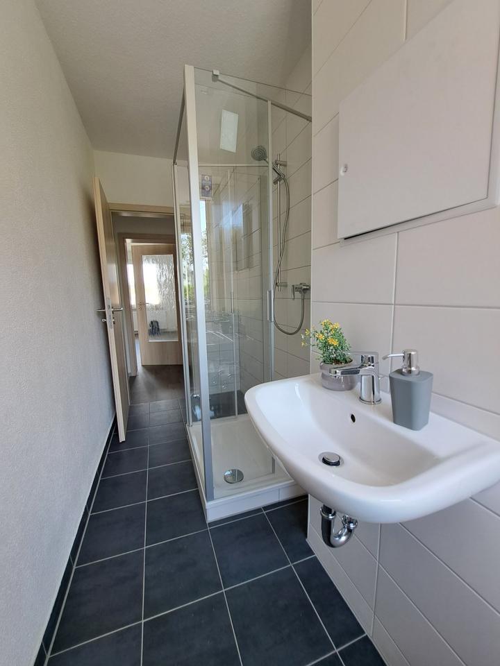 Wohn(t)räume sichern - ruhige Wohnung mit Dusche im 1. Obergeschoss - Erstbezug nach Sanierung