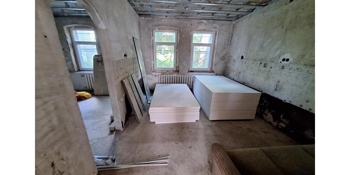 Renovierungsbedürftiges Haus in 09337 Hohenstein-Ernstthal 10 zimmer