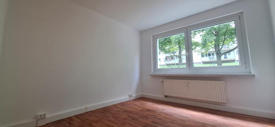 Erdgeschoßwohnung Chemnitz Helbersdorf - 3 Zimmer, 56 m&sup2;, 330&euro; | Angebot:26083639