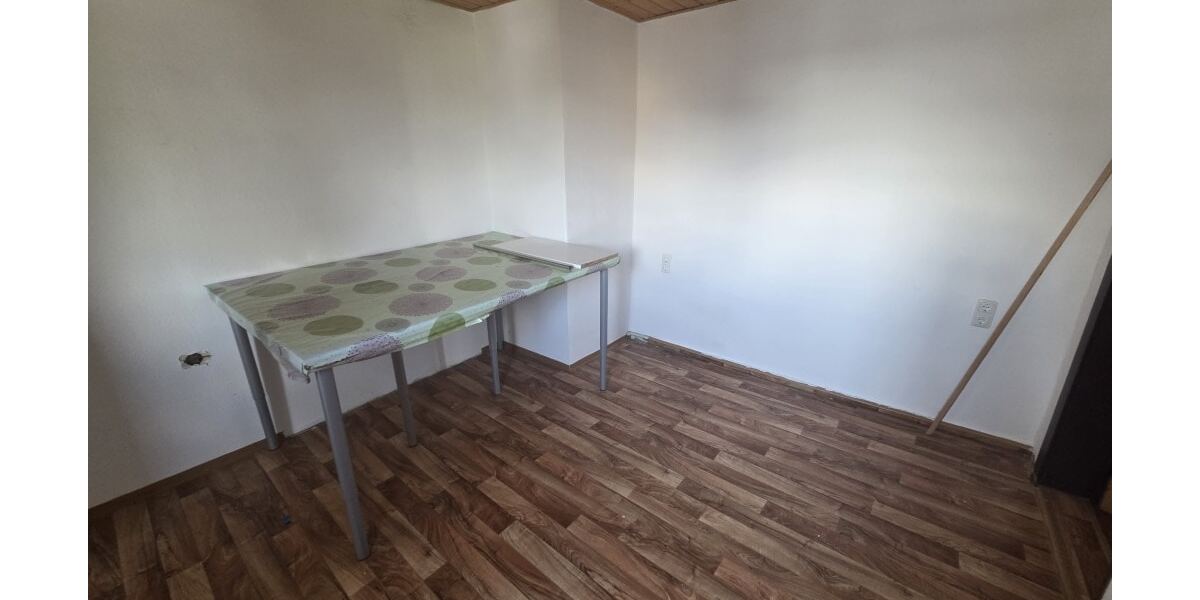 Charmante Doppelhaushälfte mit Potenzial in Limbach-Oberfrohna! 9 zimmer