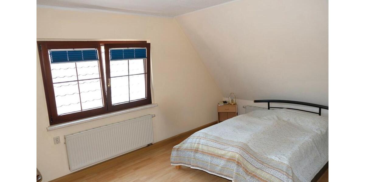 Einfamilienhaus Claußnitz - 8 Zimmer, 242 m&sup2;, 370.000&euro; | Angebot:24216218