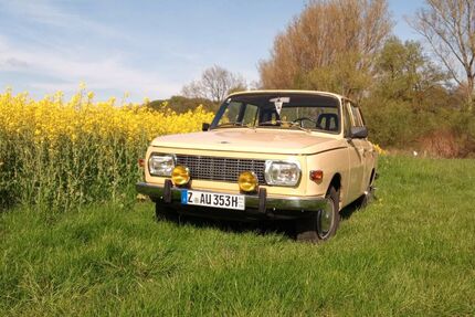 Wartburg 353 80.000 km 5.200 &euro; Waldenburg 08396