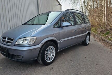 Opel Zafira 179.500 km 2.149 &euro; Frankenberg 09669