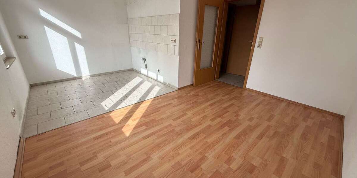 Etagenwohnung Chemnitz Lutherviertel - 2 Zimmer, 36 m&sup2;, 199&euro; | Angebot:25543016