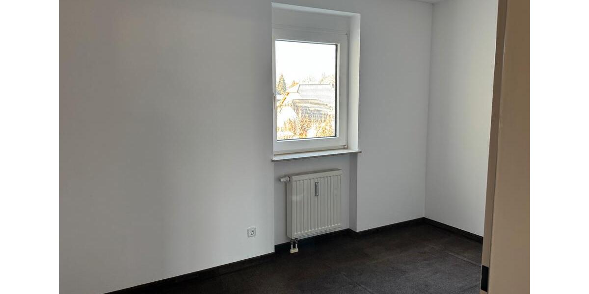 Etagenwohnung Limbach-Oberfrohna Oberfrohna - 3 Zimmer, 80 m&sup2;, 92.000&euro; | Angebot:26987358