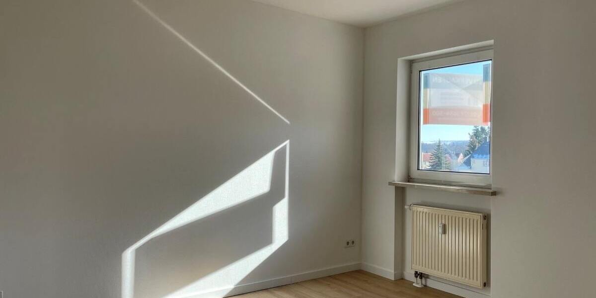 Attraktive Wohnung mit Balkon-Blick ins Grüne und Tiefgaragen-Stellplatz sucht neuen Eigentümer! 3 zimmer