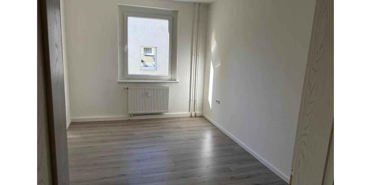Etagenwohnung Chemnitz Markersdorf - 2 Zimmer, 45 m&sup2;, 245&euro; | Angebot:25428645