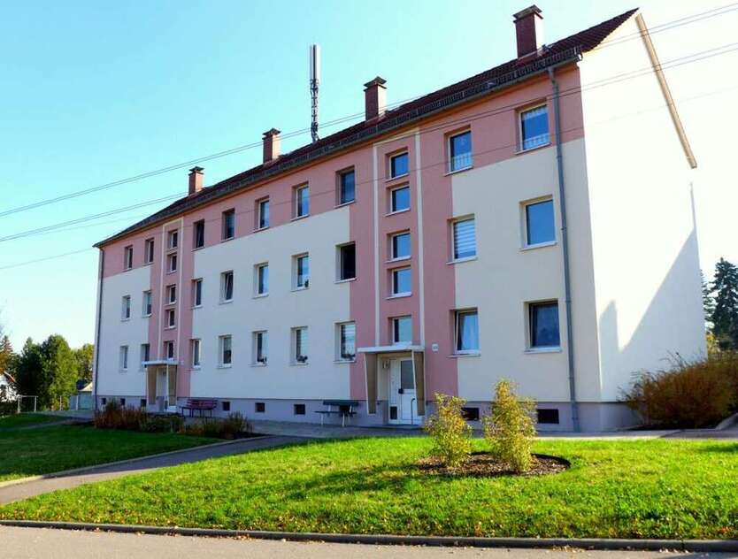 Wohnung zum Mieten in Limbach-Oberfrohna 345 € 61.17 m²
