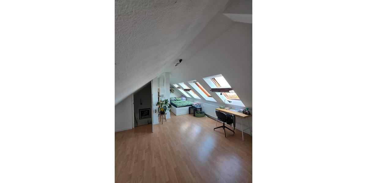 Dachgeschoßwohnung Chemnitz Altendorf - 3 Zimmer, 80 m&sup2;, 440&euro; | Angebot:25853174