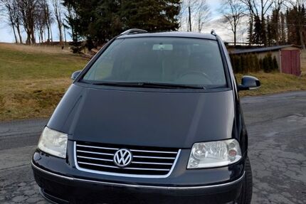 VW Sharan 235.000 km 2.900 &euro; Thum 09439