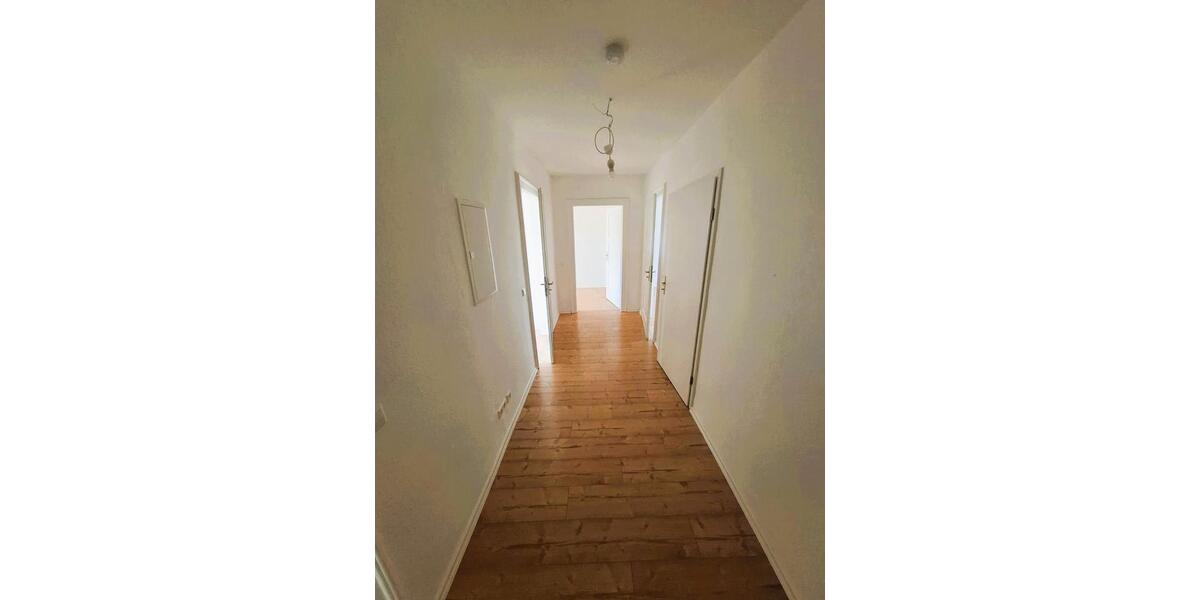 Dachgeschoßwohnung Chemnitz Hilbersdorf - 3 Zimmer, 72 m&sup2;, 350&euro; | Angebot:26589102