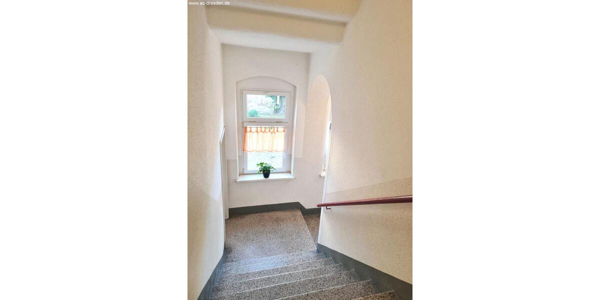 Dachgeschoßwohnung Chemnitz Ebersdorf - 3 Zimmer, 117 m&sup2;, 650&euro; | Angebot:26252642
