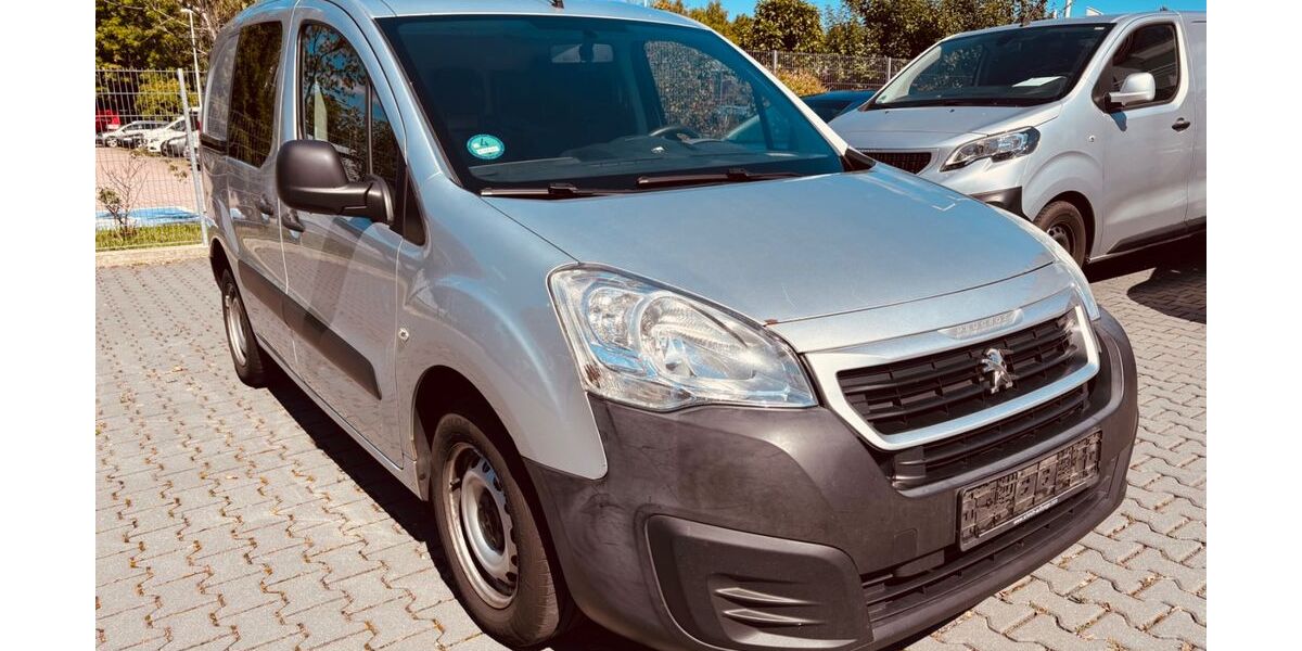 Peugeot Partner 215.000 km 4.900 &euro; chemnitz 09120