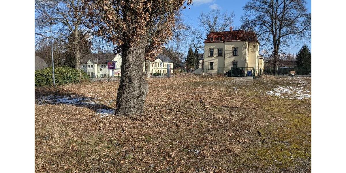Umzäunte, unbebaute Freifläche in Chemnitz-Siegmar – ideal als Stell- oder Lagerplatz zimmer