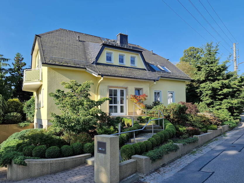 Exklusives Traumhaus im grünen Rabenstein + großem Grundstück, Doppelgarage und vielen Extras